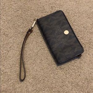Michael Kors Phone Wallet